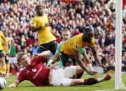 半岛体育官方-曼联主场战胜沃特福德，继续追赶