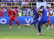 半岛体育在线登录-荷兰队惨遭淘汰，未能晋级欧洲杯