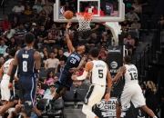 半岛体育亚洲官网-篮网不敌马刺，主力伤愈复出却难以逆转