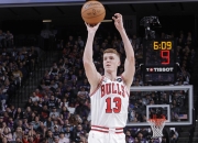 半岛体育官网-公牛取得胜利，拉文贡献关键一战