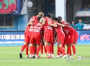 半岛体育娱乐-包含汉堡队在国内联赛上取得胜利的词条