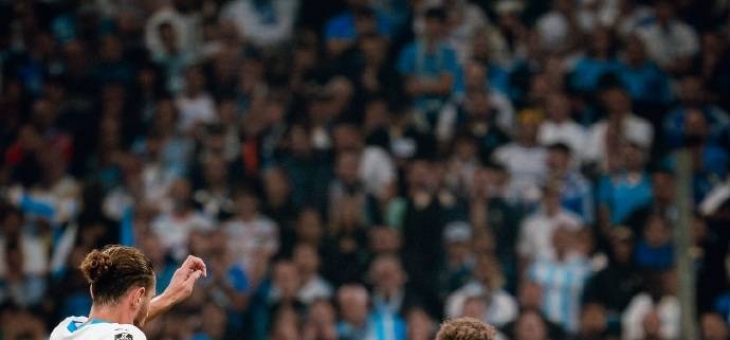 半岛体育在线-马赛主场战胜尼姆，继续领跑法甲积分榜