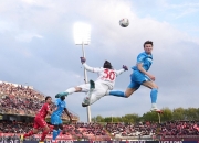 半岛体育视频-罗马队员全力拼搏，勇夺宝贵三分的简单介绍