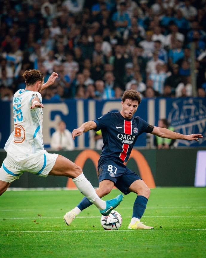 马赛主场战胜尼姆，继续领跑法甲积分榜