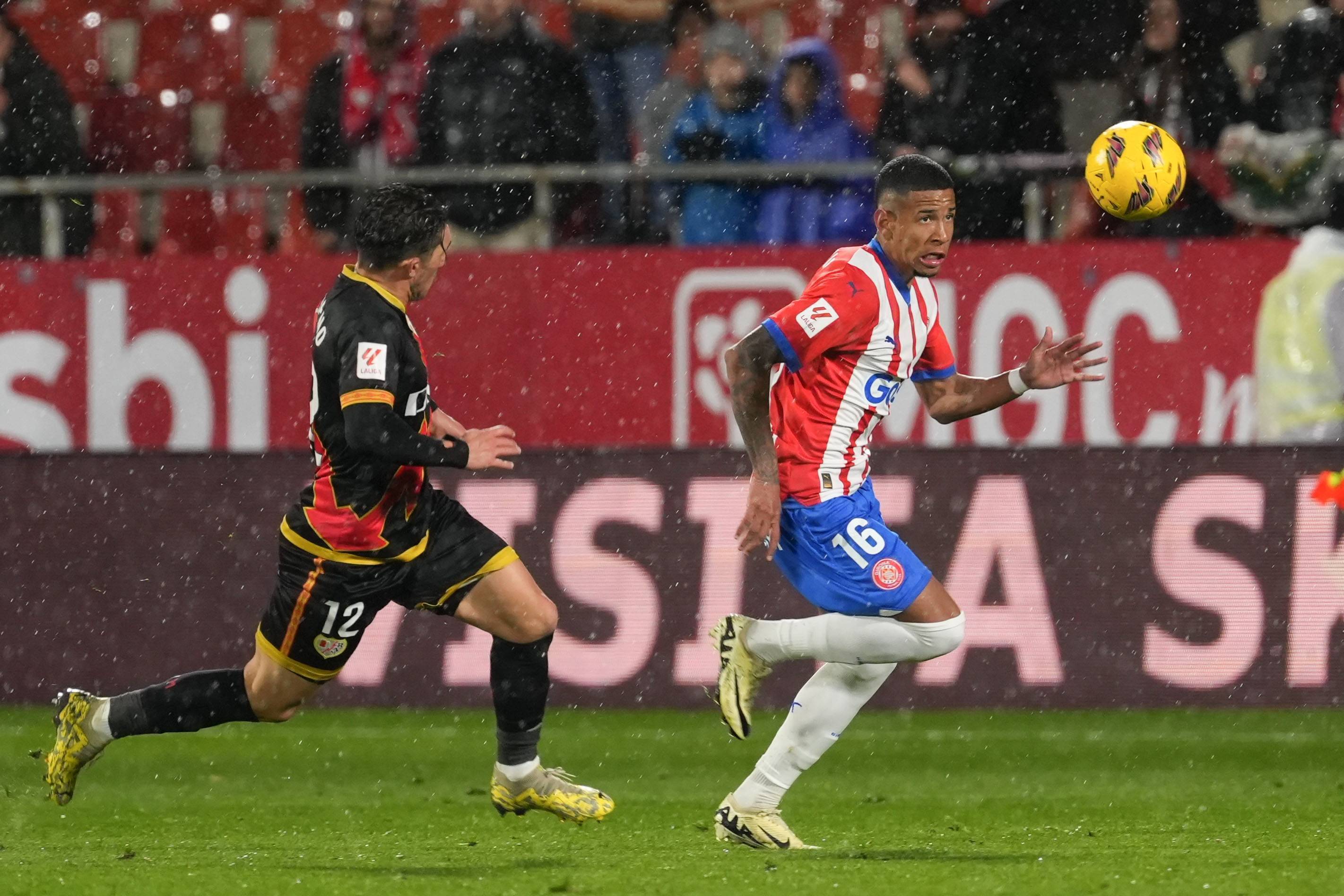 包含巴塞罗那客场逼平对手排名未见明显变化的词条 包含巴塞罗那客场逼平对手排名未见明显变化的词条