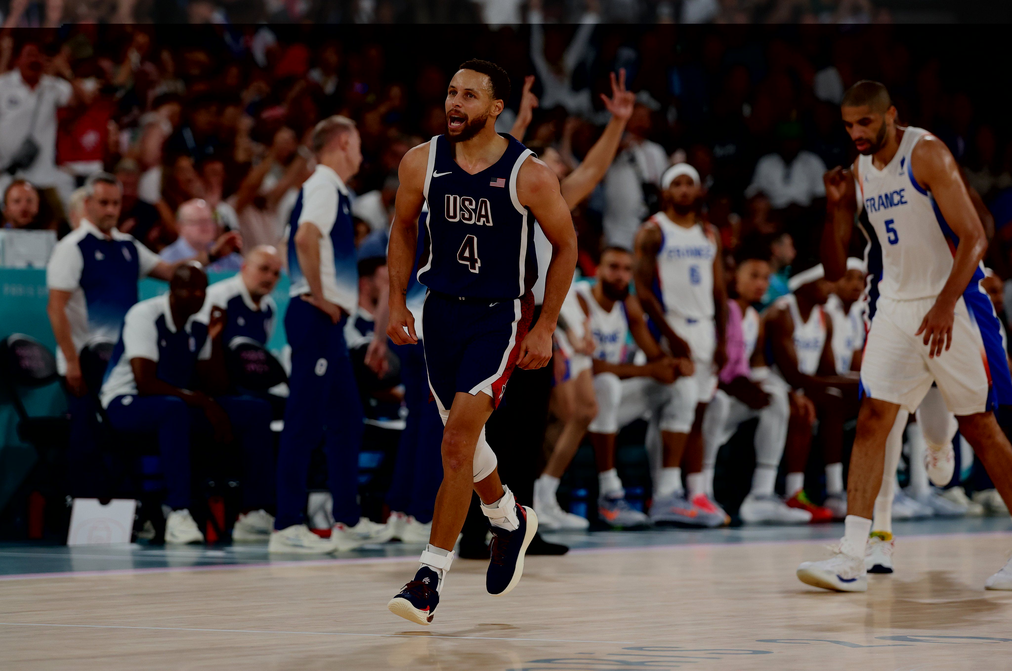 篮球欧锦赛：芬兰男队力克法国成功晋级半决赛