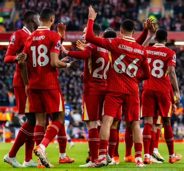 包含沃尔夫斯堡客场获胜，继续保持不败的词条