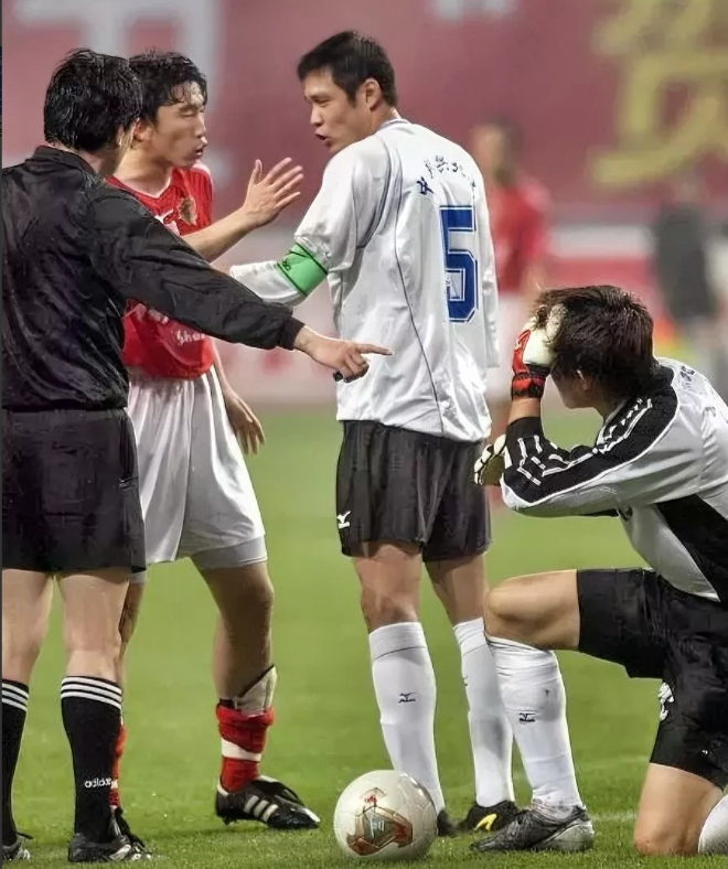 关于国内足球比赛的激情对决让人心潮澎湃的信息 关于国内足球比赛的激情对决让人心潮澎湃的信息