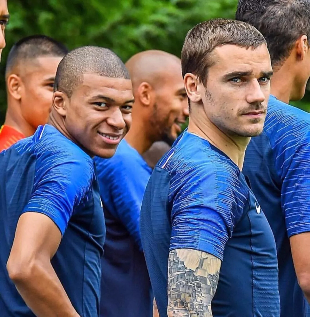 关于队长拥有独特技巧获选为世界最佳球员的信息