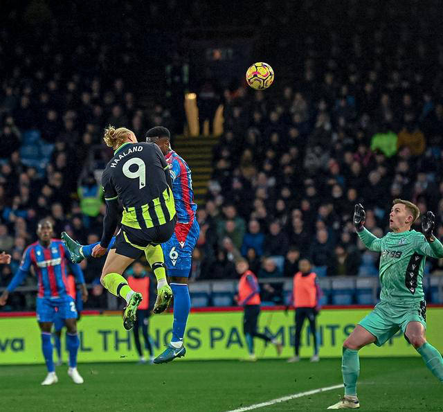 尤文大胜曼联,欧冠八强席位锁定 尤文大胜曼联,欧冠八强席位锁定