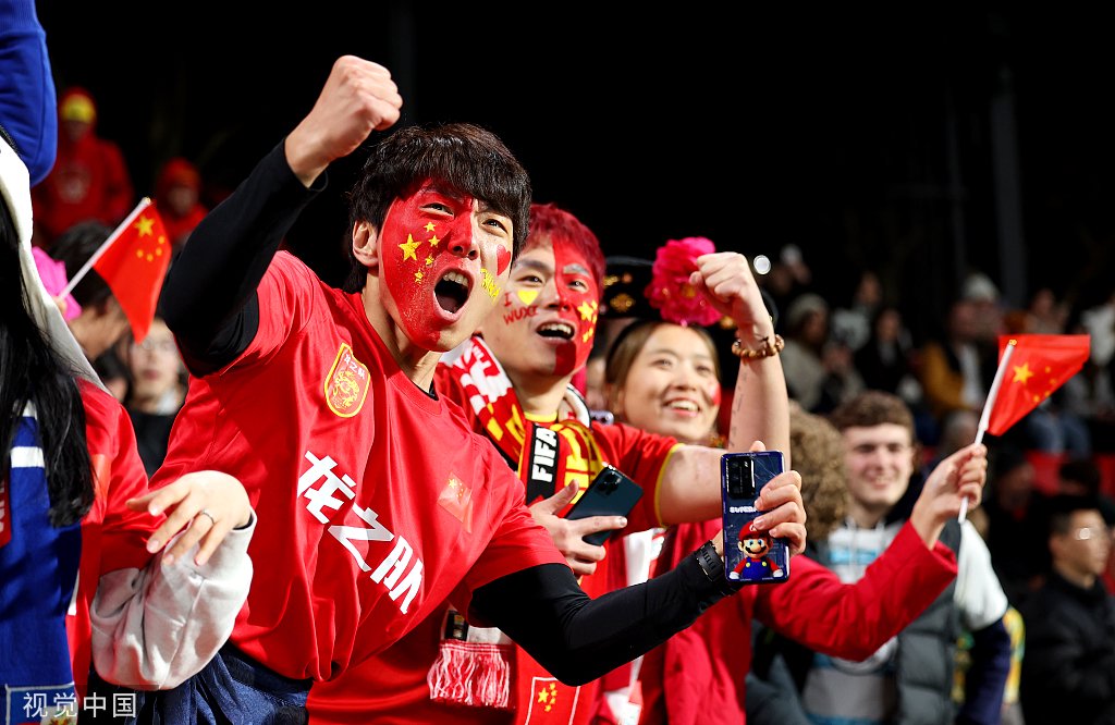 球迷狂欢！精彩比赛引发观众热情