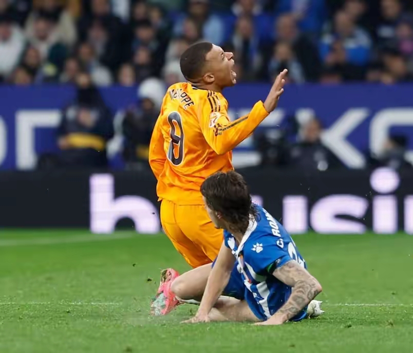 意大利联赛球员发生极端行为