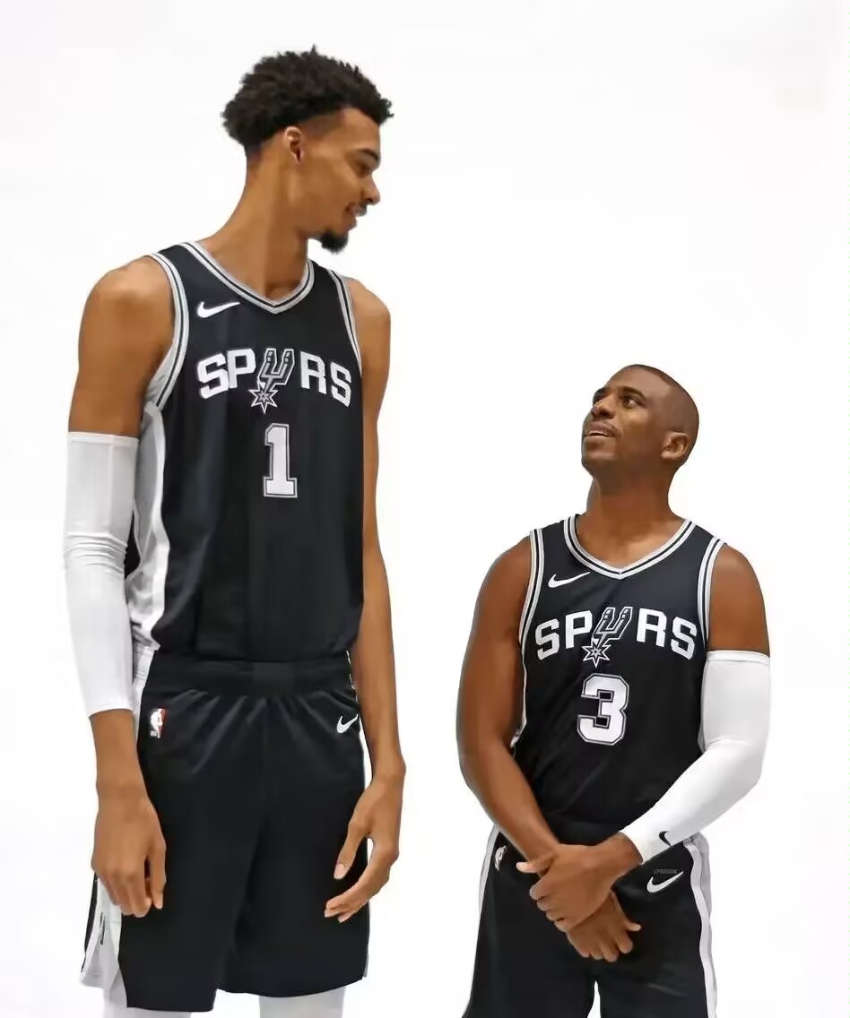 雷霆逆转马刺,主队全员发挥出色 雷霆逆转马刺,主队全员发挥出色